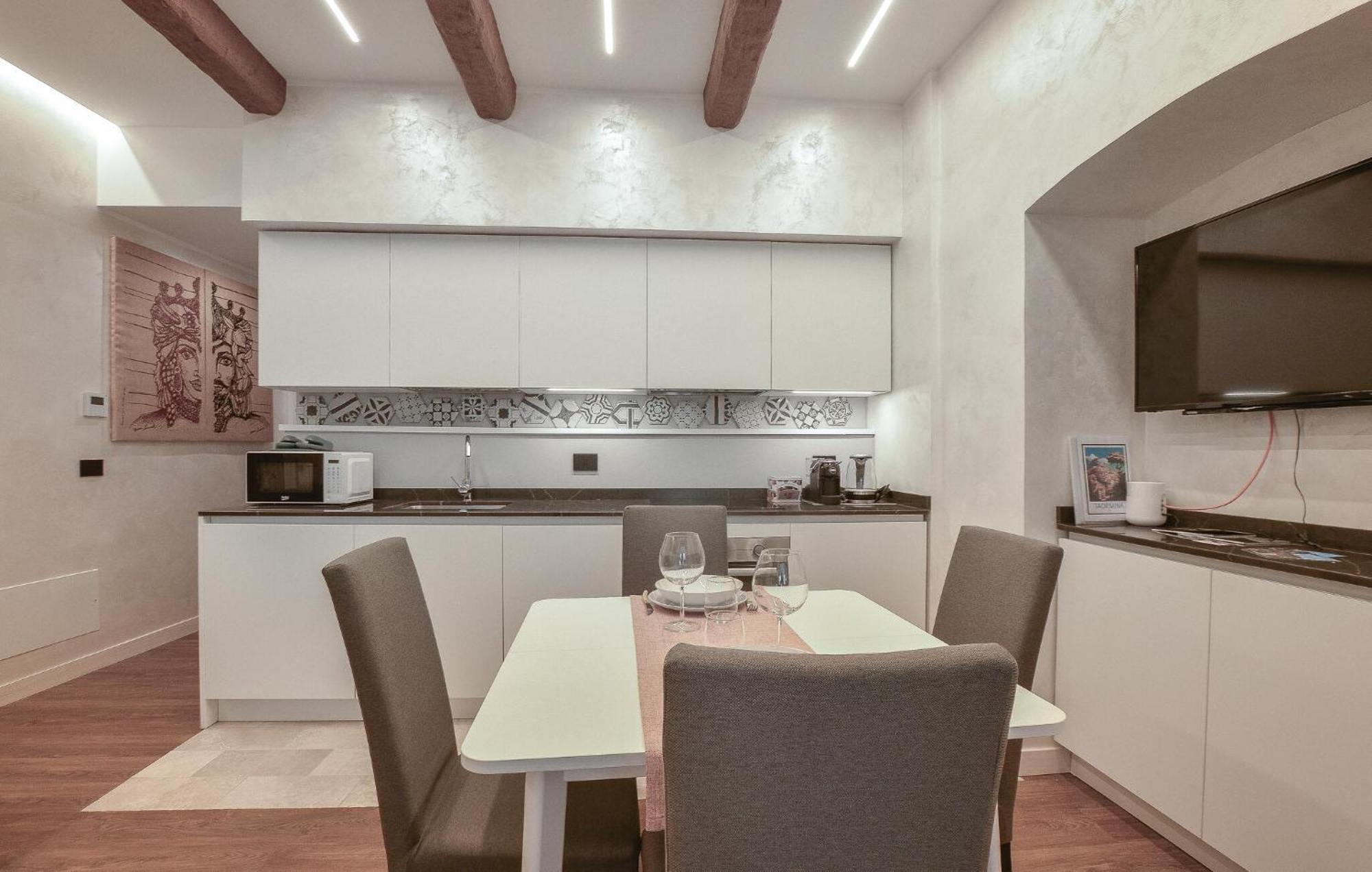Amazing In With Kitchen *